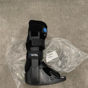 United Ortho Air Cam Boot Small